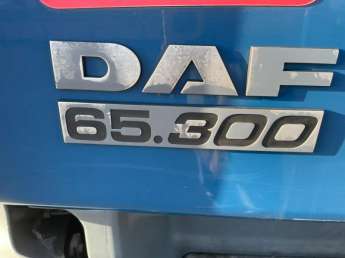 Camion porteur DAF CF65 300