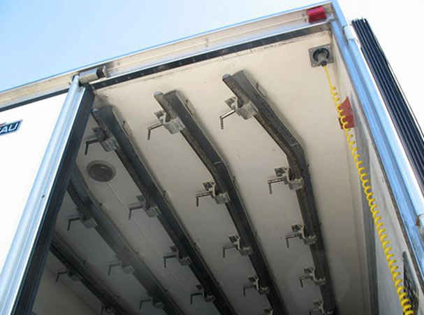 Camion frigorifique porte viande
