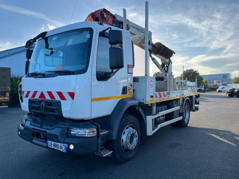 Camion porteur Renault D-Series 13.240