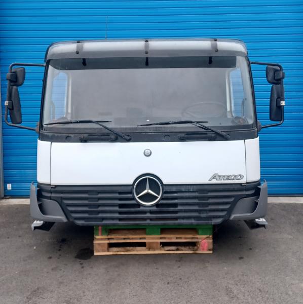 Cabine ATEGO 18.28 CABINE COURTE MERCEDES