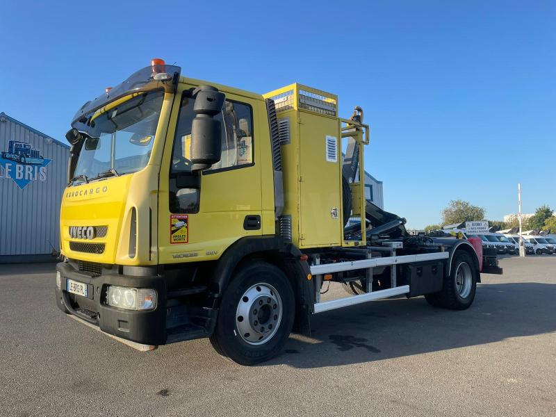 Camion porteur Iveco Eurocargo 140E22