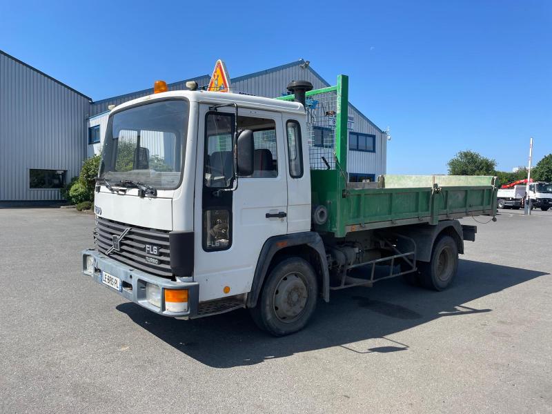 Camion porteur Volvo FL6