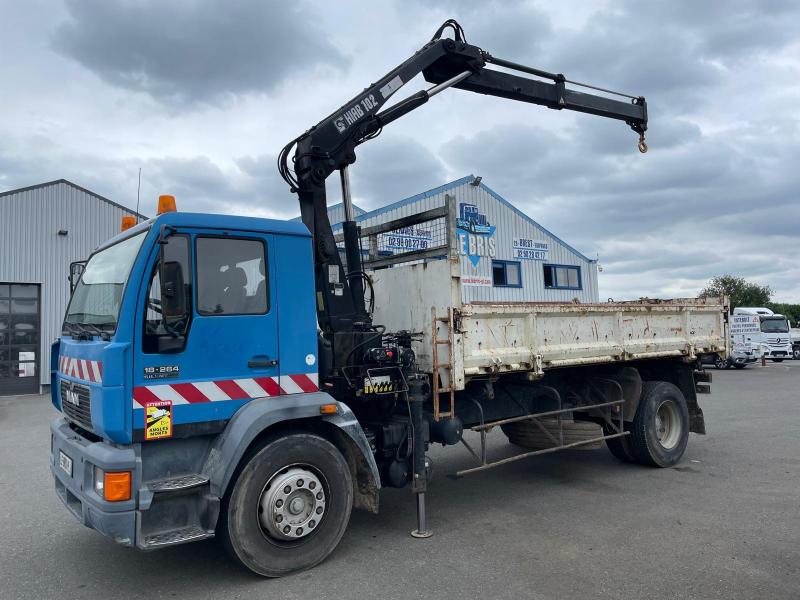 Camion porteur MAN 18.264