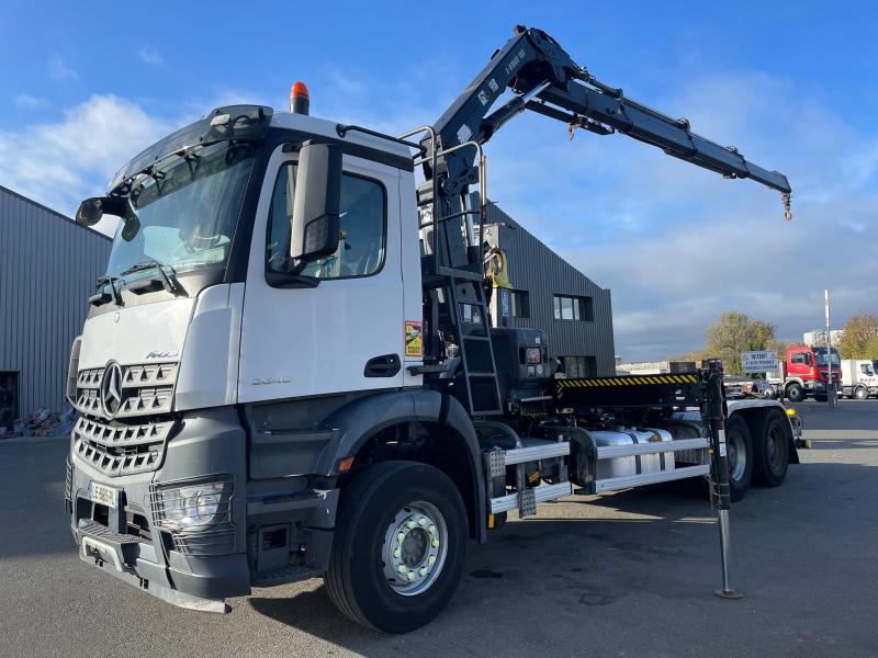 Camion porteur Mercedes AROCS 26.45 