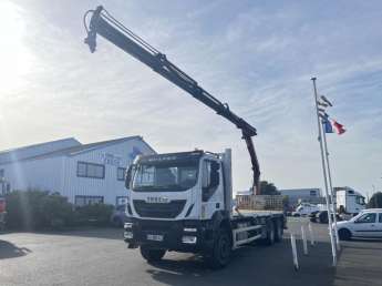 Camion porteur Iveco Trakker 260 T 36