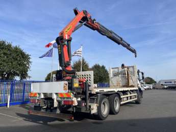 Camion porteur Iveco Trakker 260 T 36