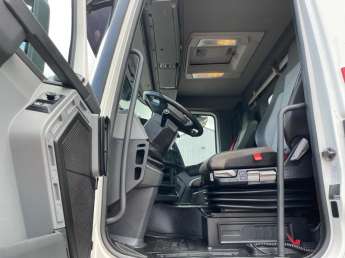 Camion porteur Renault Gamme C 380