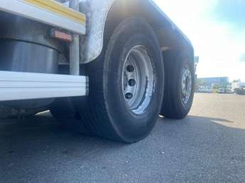 Camion porteur DAF CF 480