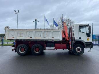 Camion porteur Iveco Trakker 330 E 34