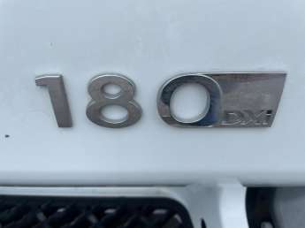 Camion porteur Renault Midlum 180.14