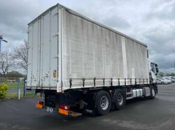 Camion porteur Renault Gamme T 380