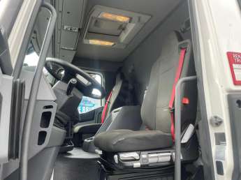 Camion porteur Renault Gamme T 380