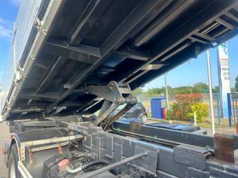 Camion porteur Renault Kerax 380 DXI