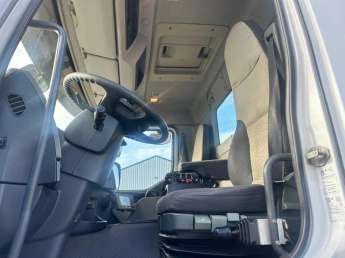 Camion porteur Renault Kerax 380 DXI