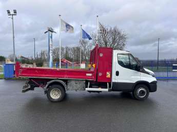 Camion porteur Iveco Daily 70C18