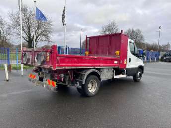 Camion porteur Iveco Daily 70C18