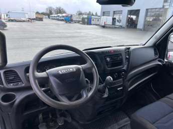 Camion porteur Iveco Daily 70C18