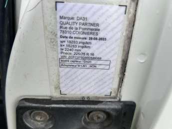 Camion porteur Iveco Daily 70C18