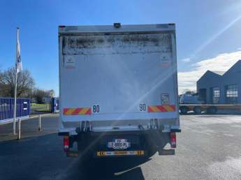 Camion porteur Renault D210.14 