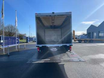 Camion porteur Renault D210.14 