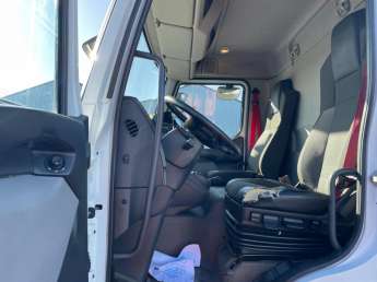 Camion porteur Renault D210.14 