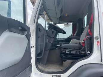 Camion porteur Renault C320 