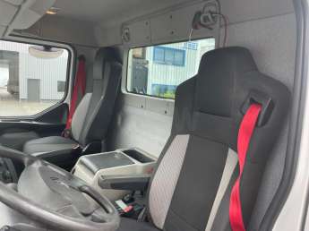 Camion porteur Renault C320 