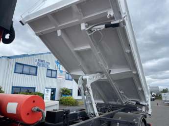 Camion porteur Renault C320 