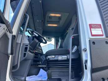 Camion porteur Renault C 380.26 