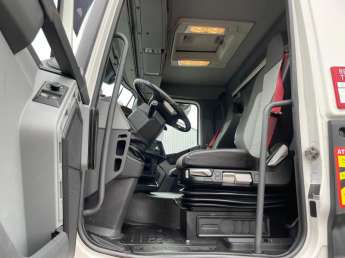Camion porteur Renault C430.26 