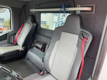 Camion porteur Renault C430.26 