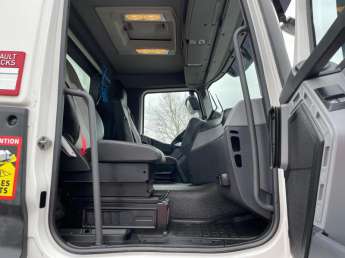 Camion porteur Renault C430.26 