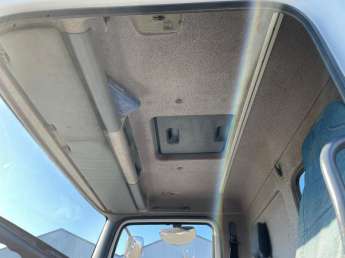 Camion porteur Mercedes ATEGO 18.28 