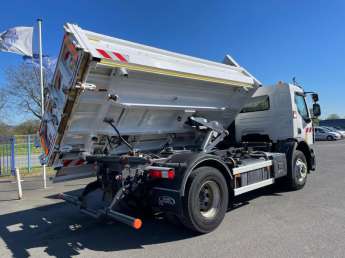 Camion porteur Renault C320 