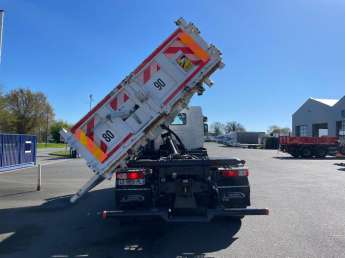 Camion porteur Renault C320 