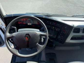Camion porteur Renault C320 