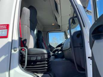 Camion porteur Renault C320 