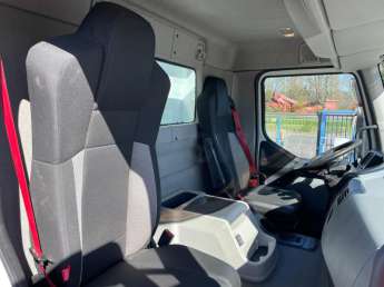 Camion porteur Renault C320 