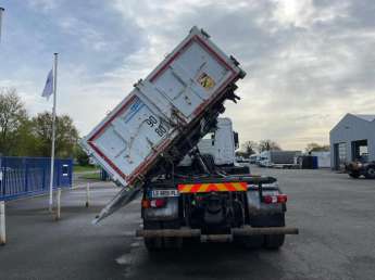 Camion porteur Mercedes Arocs 3343