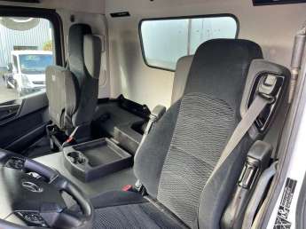 Camion porteur Mercedes Arocs 3343