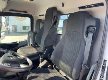 Camion porteur Mercedes Antos 2532