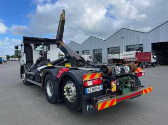 Camion porteur Renault C380 