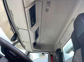 Camion porteur Renault C380 