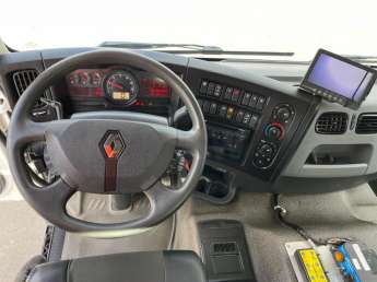 Camion porteur Renault C380 