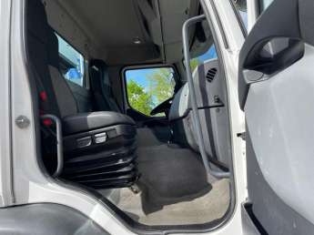 Camion porteur Renault C380 
