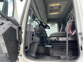 Camion porteur Renault C430 