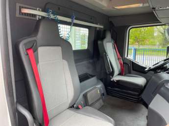Camion porteur Renault C430 