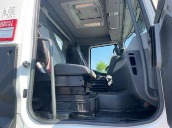 Camion porteur Renault C380 