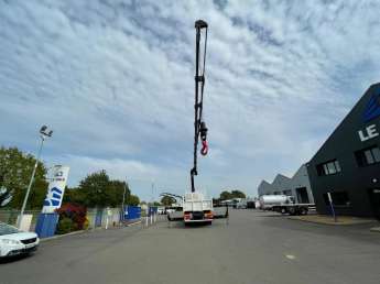 Camion porteur Renault C380 