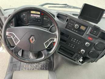 Camion porteur Renault C380 